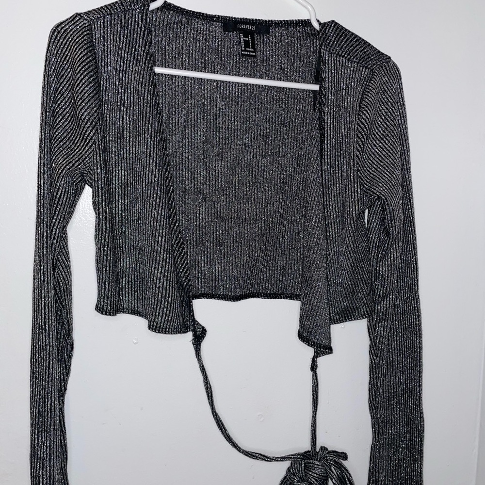 Forever 21 Women’s Silver/ Black NYE Party Long Sleeve Crop Top Size Large